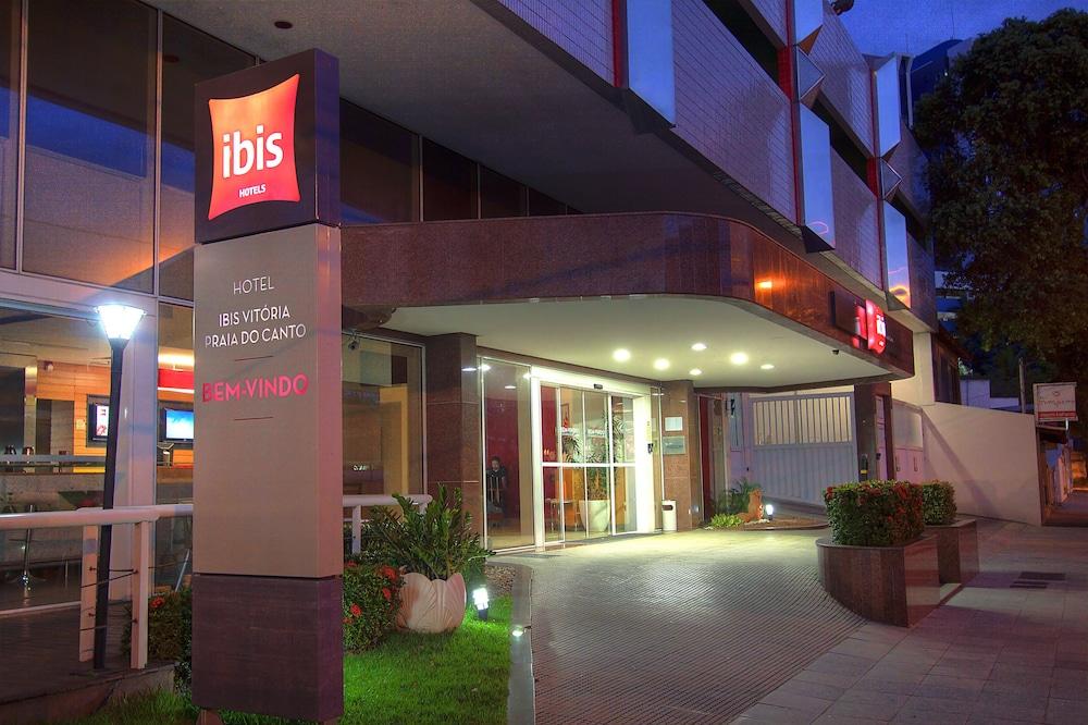 Ibis Vitoria Praia Do Canto Exterior photo