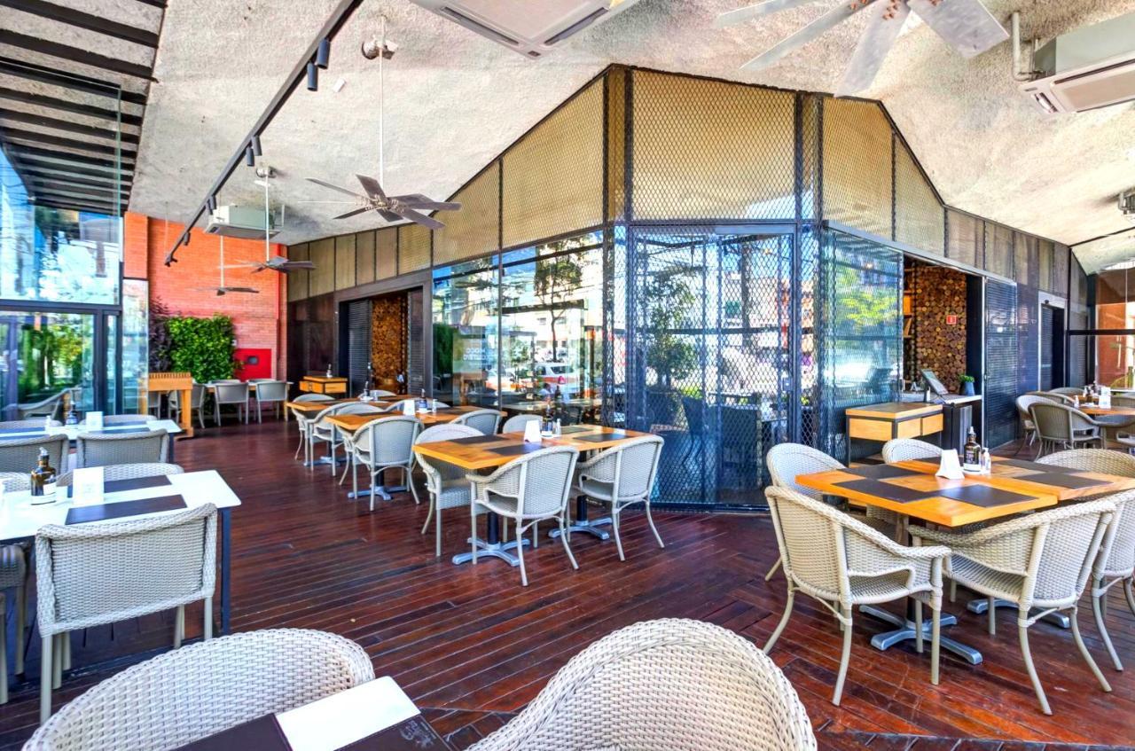 Ibis Vitoria Praia Do Canto Exterior photo