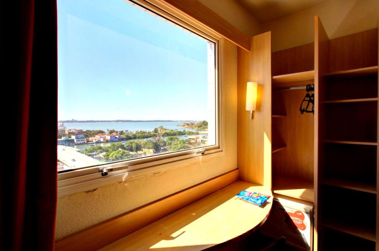 Ibis Vitoria Praia Do Canto Exterior photo