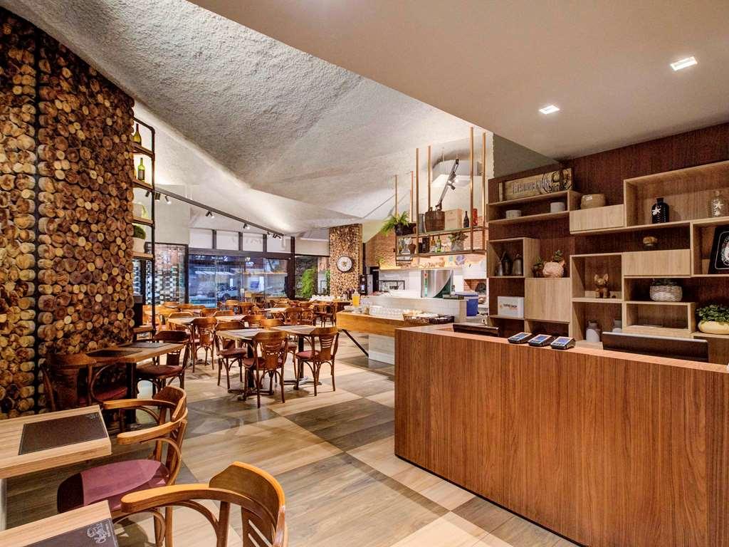 Ibis Vitoria Praia Do Canto Exterior photo